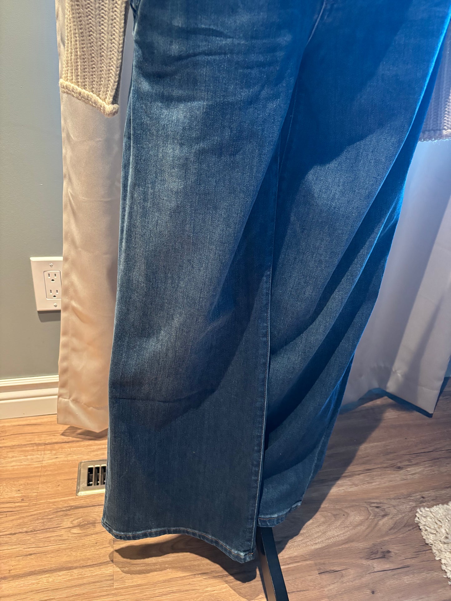 Meg Ruffle Pocket Jeans